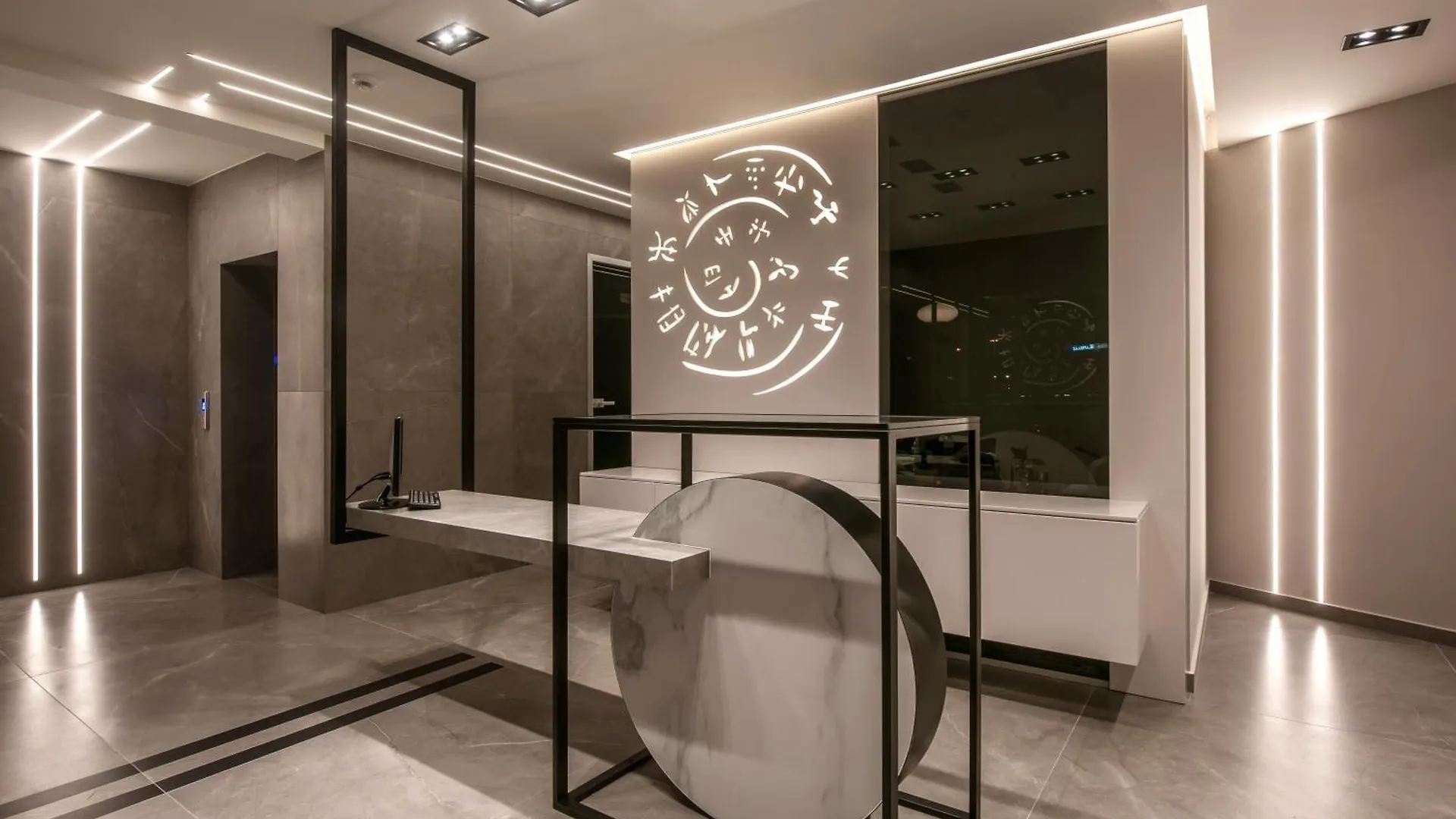 Lavris City Suites Heraklion  Aparthotel